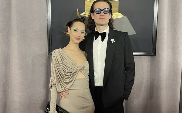 水原希子とJohn Carroll Kirby